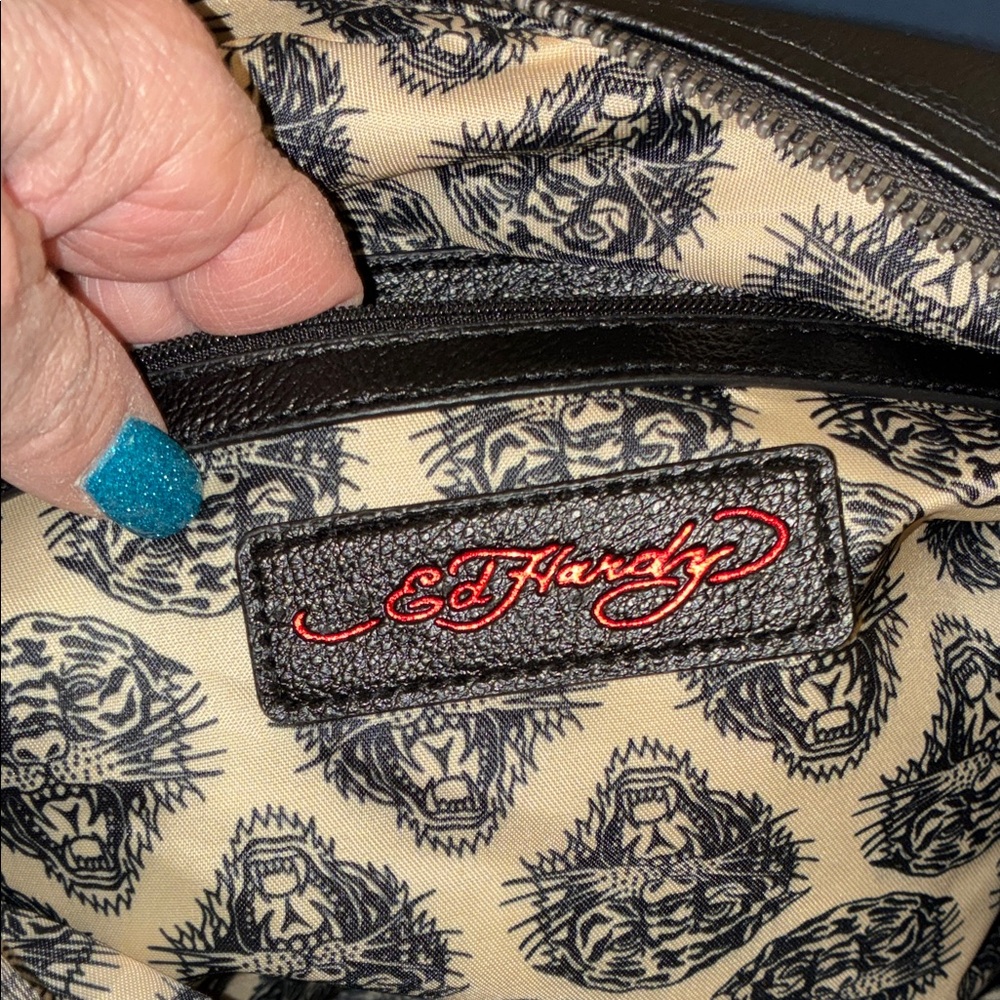 NWT Ed Hardy Black and Gray Hobo Shoulder Bag with Multicolor Design - Picture 4 of 6